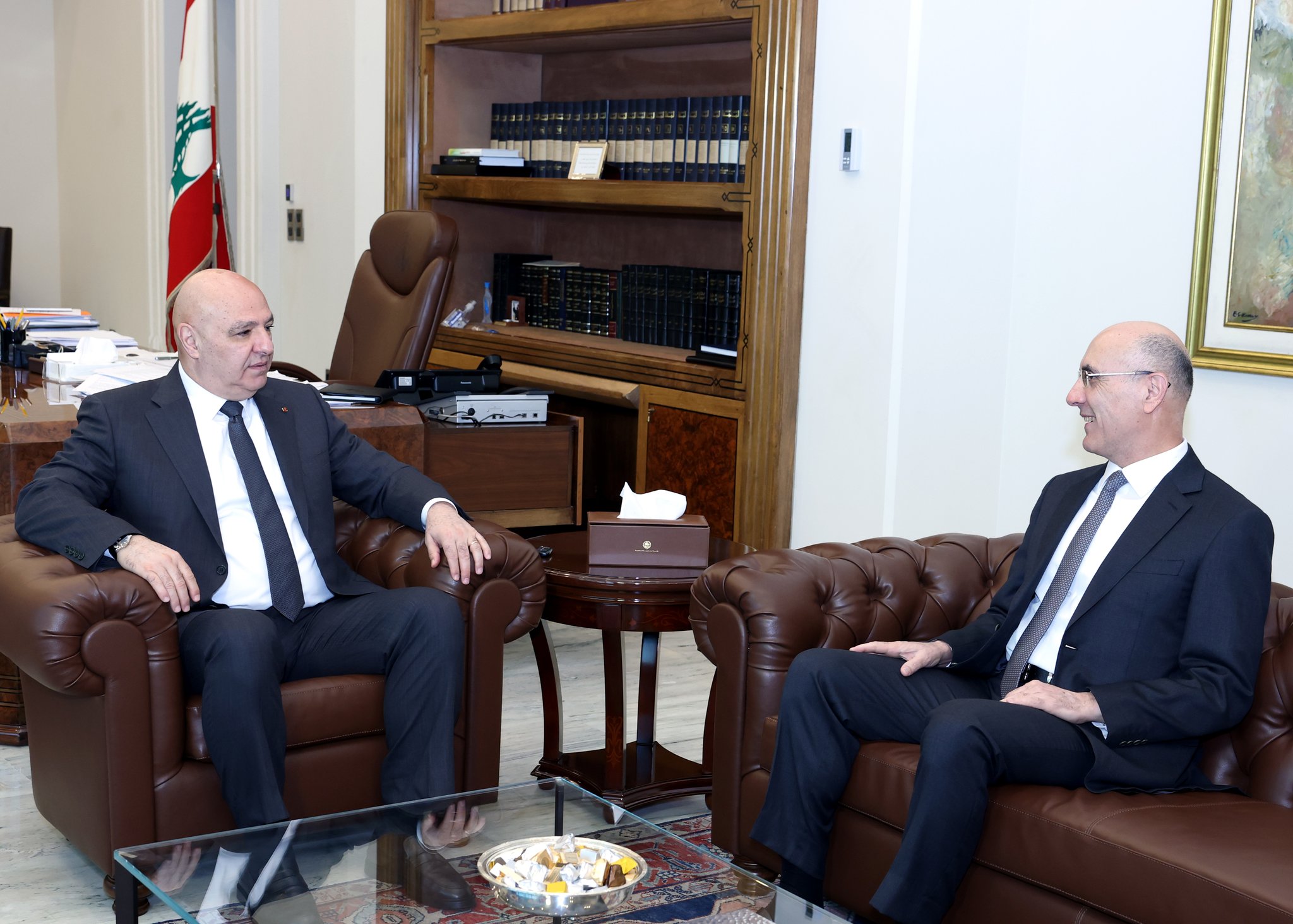 رئيس الجمهورية يلتقي وزير الداخلية والبلديات