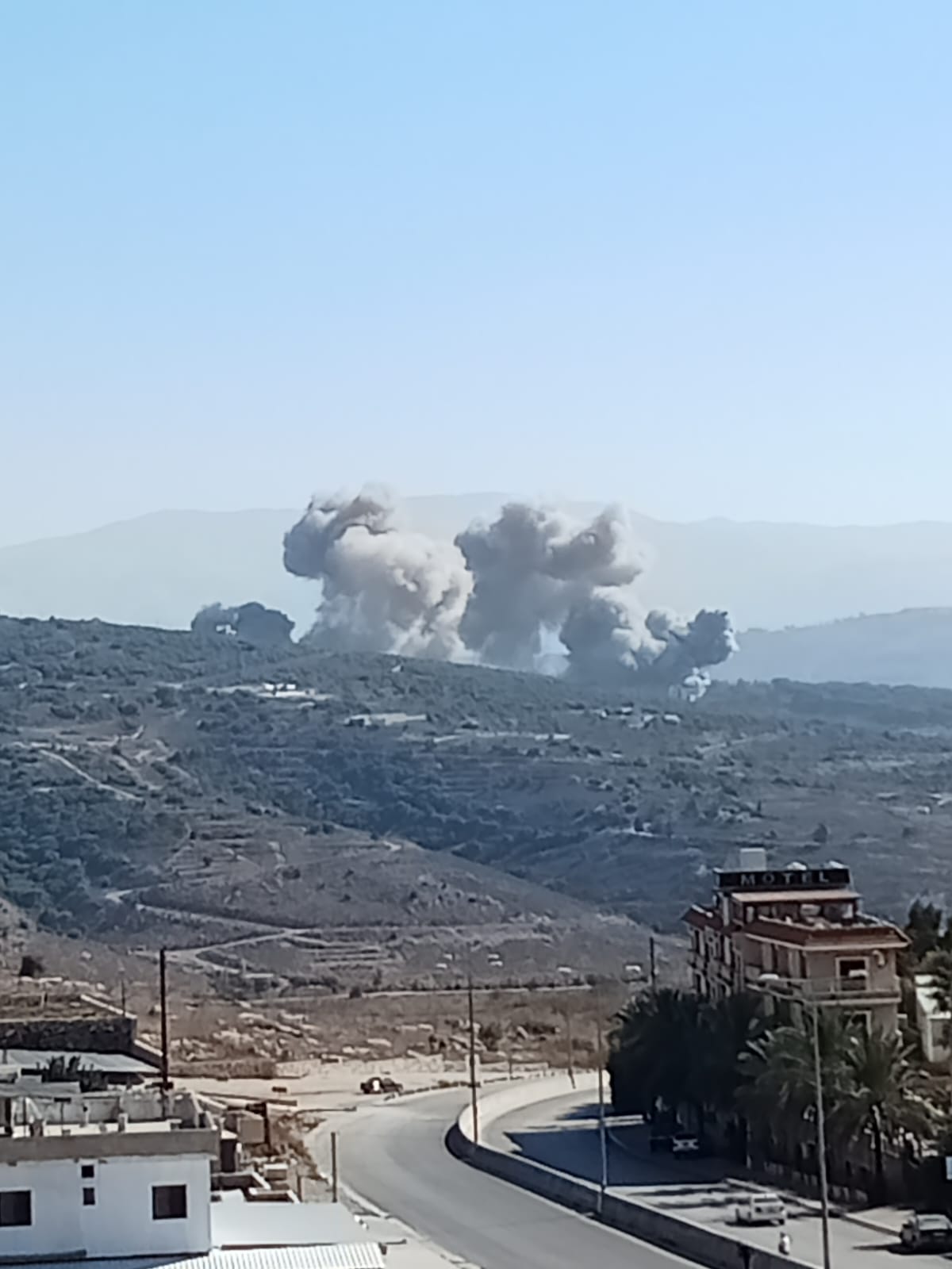 العدو يشن سلسلة غارات على الخردلي