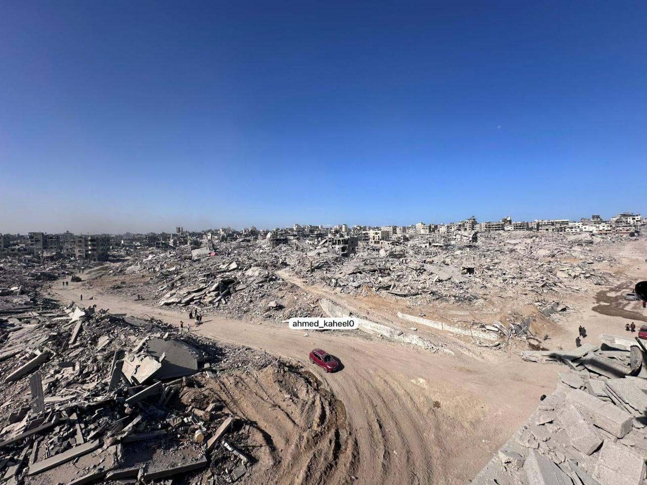 غزة🇵🇸…تكبر..وتصلي