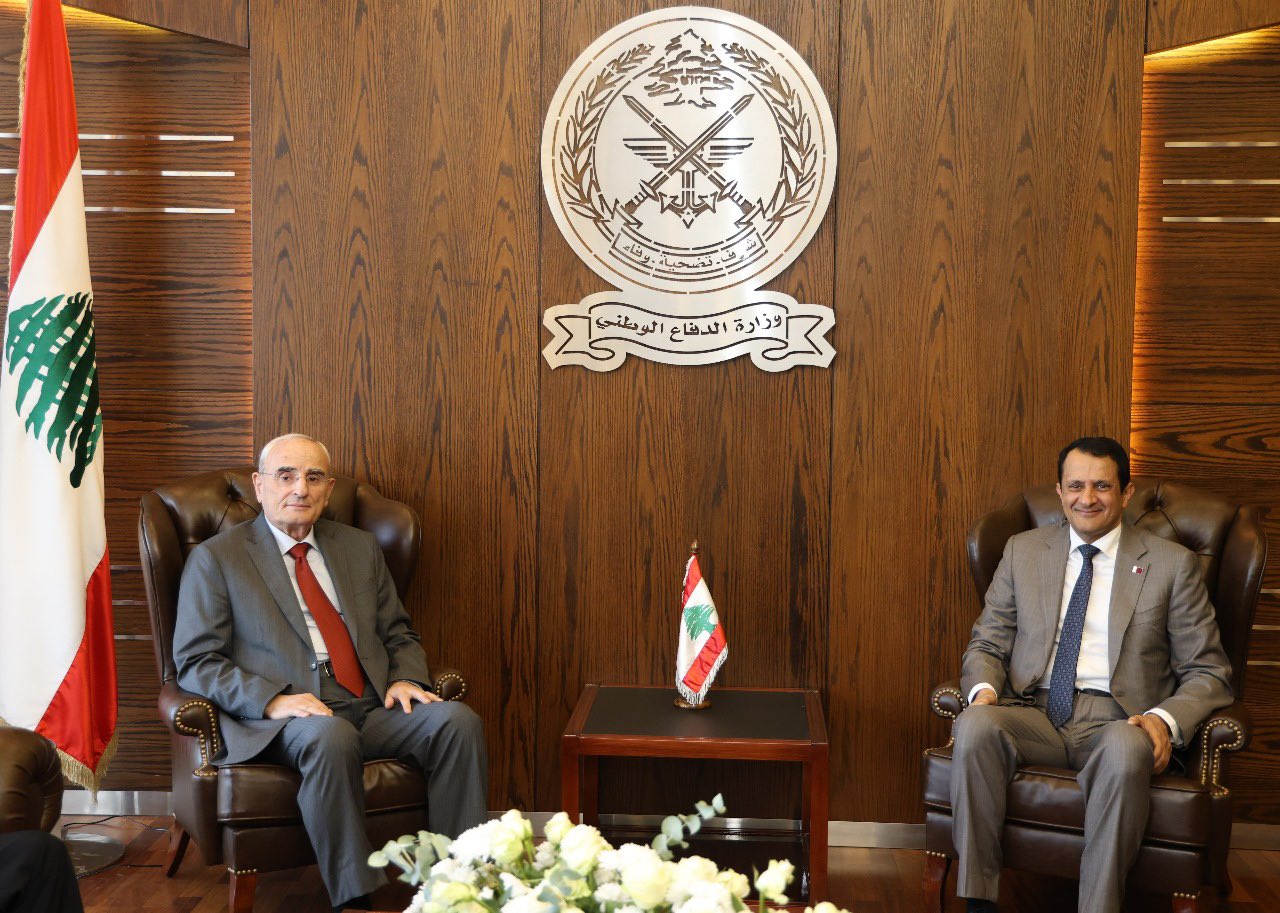 وزير الدفاع يستقبل السفير القطري والسفير الكندي