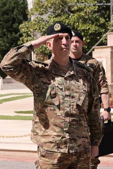 قائد الجيش:لتجميد خطة حصر السلاح