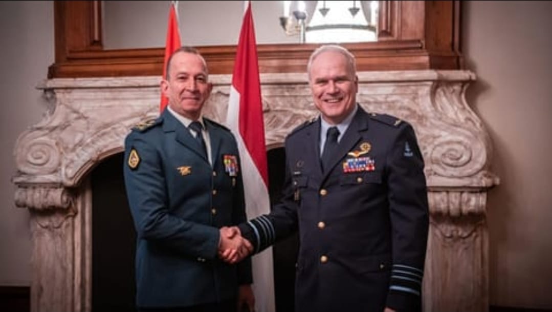 قائد الجيش العماد هيكل في هولندا وإشادة بجهود سحب السلاح