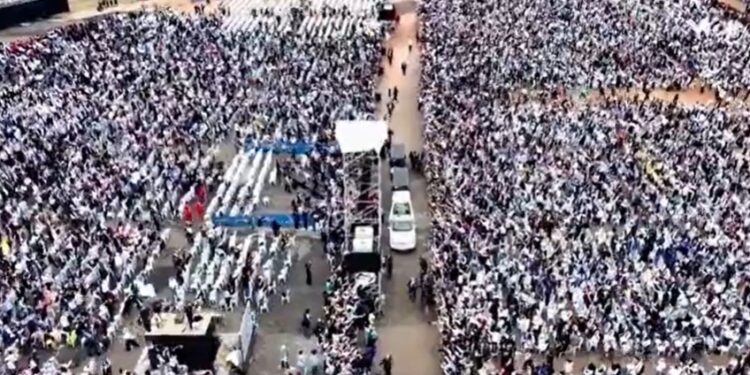 البابا لاوون من الواجهة البحرية :جمال لبنان يغشاه فقر والآم