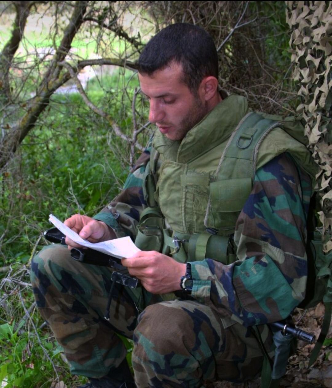 عشق القائد الشهيد “حسن حمود” الميدان…حفر الأنفاق ليحرس الحياة