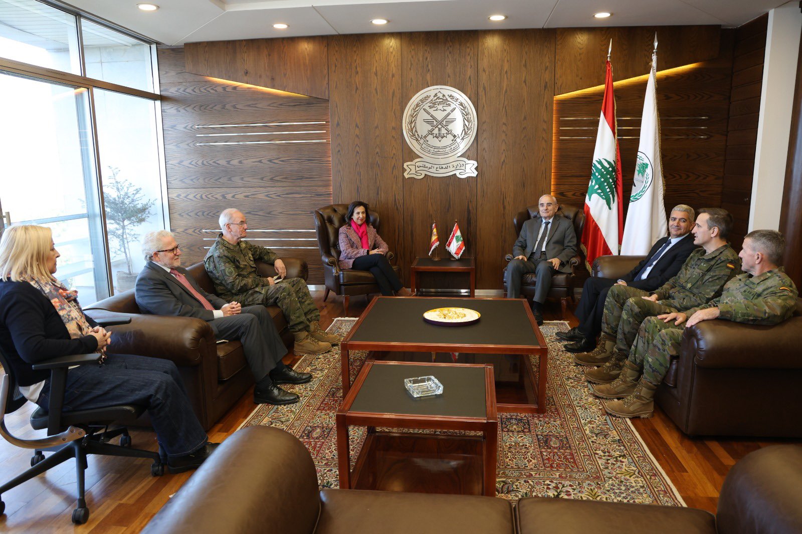 وزير الدفاع يستقبل وزيرة الدفاع بمملكة اسبانيا