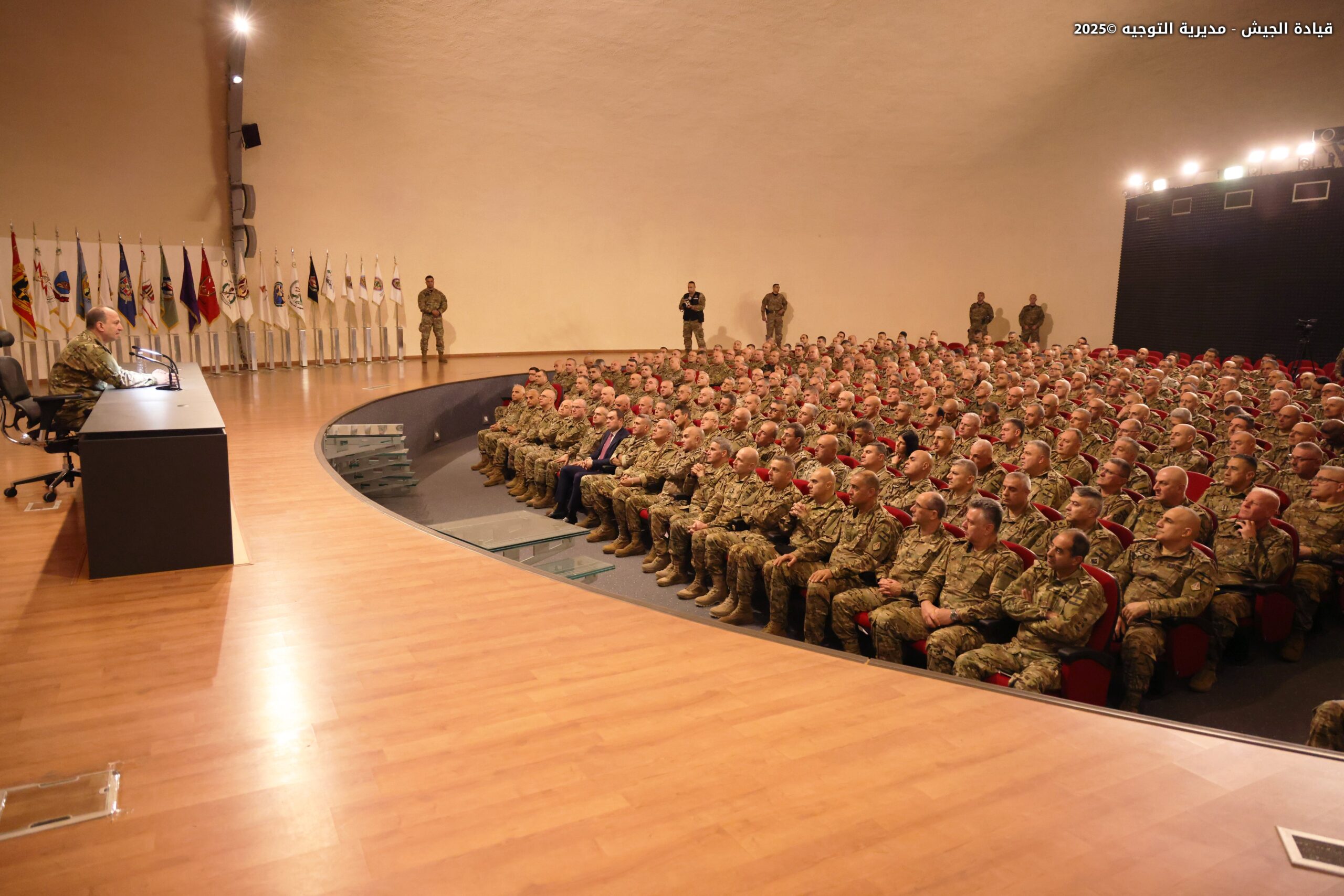 قائد الجيش لأركان القيادة وقادة الوحدات والأفواج:أنتم الركن الأساسي لنهضة الوطن
