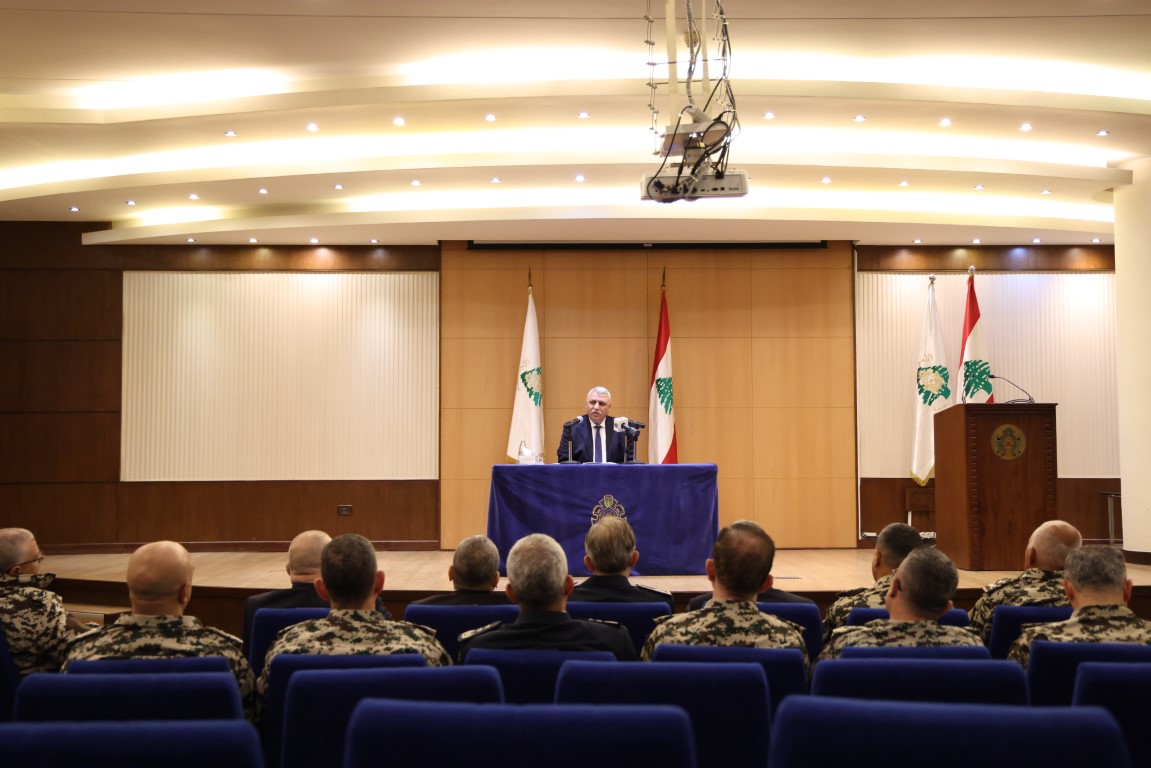 اجتماع اللواء شقير برؤوساء المكاتب وقائد قوة الطوارئ الدولية