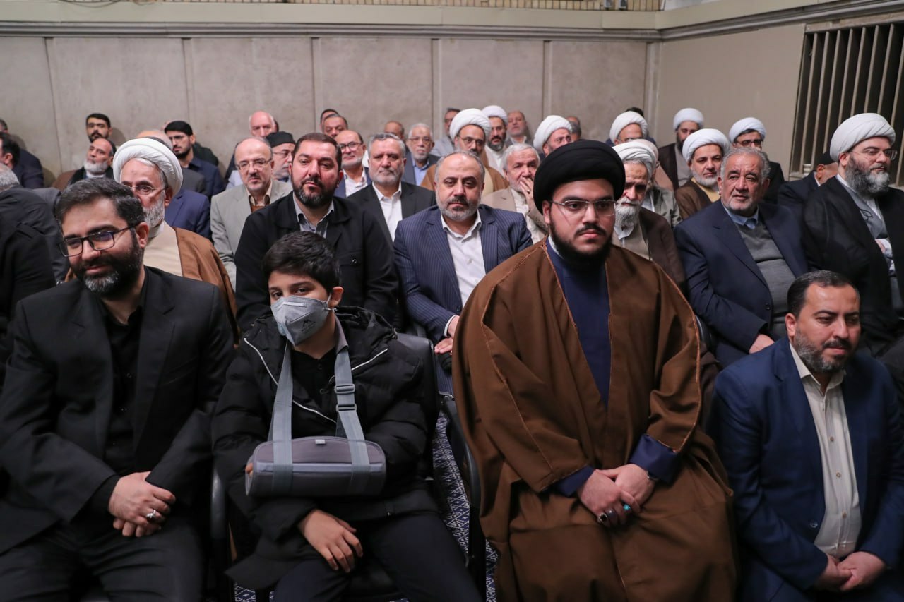 السيد القائد الخامنئي: هدف العدو اليوم هو تغيير القلوب والأفكار