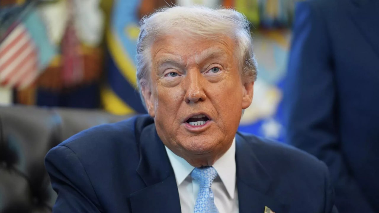 ترامب يعلن حصارا شاملا” على فنزويلا ويصنف نظام مادورو “منظمة إرهابية