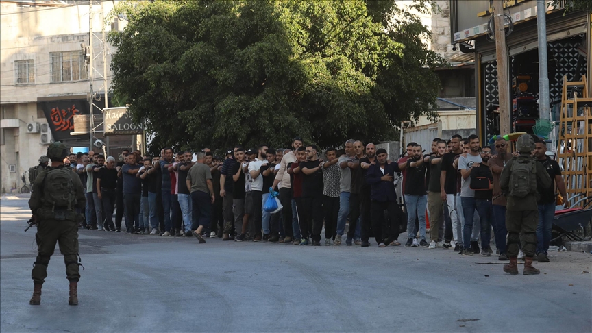 حملة مداهمات واعتقالات واسعة في الضفة الغربية