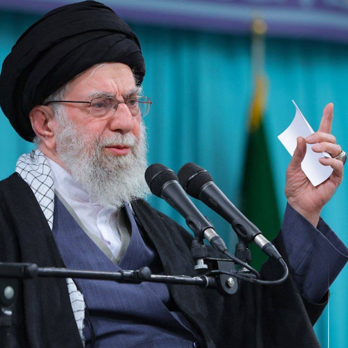 السيد القائد الخامنئي يوجه الانذار الأخير للعدو والصديق!