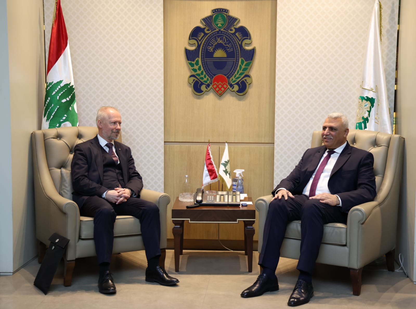 المدير العام للأمن العام يستقبل نائب وزير الهجرة السويدي