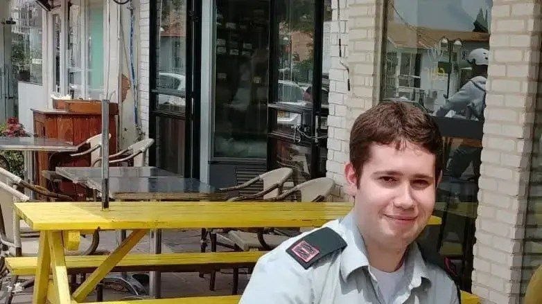 من هو ضابط وحدة 8200 الإسرائيلية الذي قتل في زنزانته؟