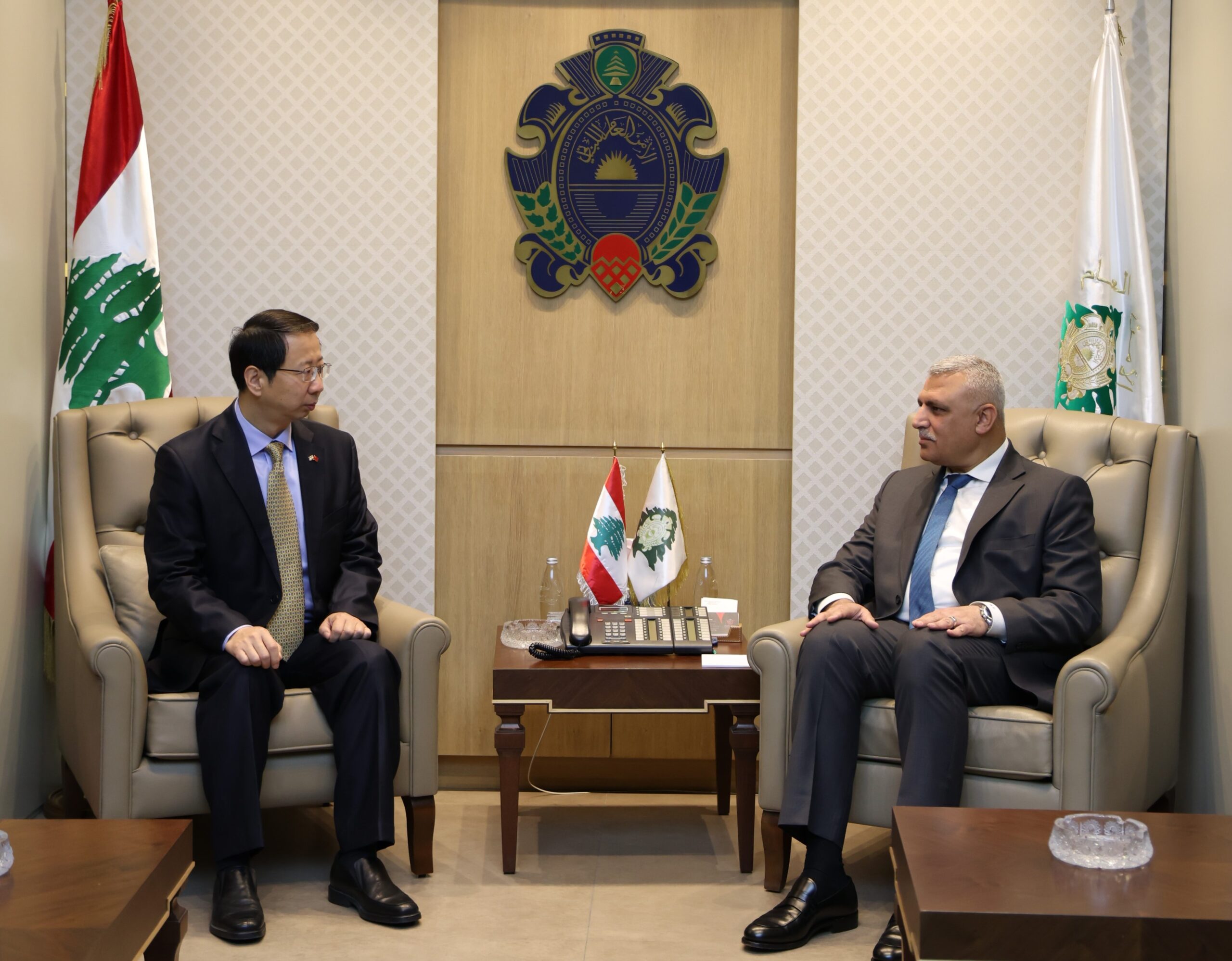 اللواء شقير يستقبل السفير الصيني