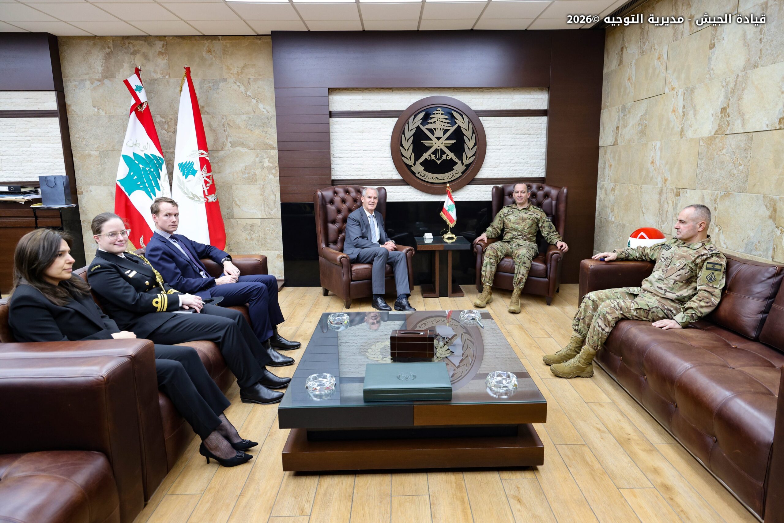 قائد الجيش يستقبل السفير الأسترالي