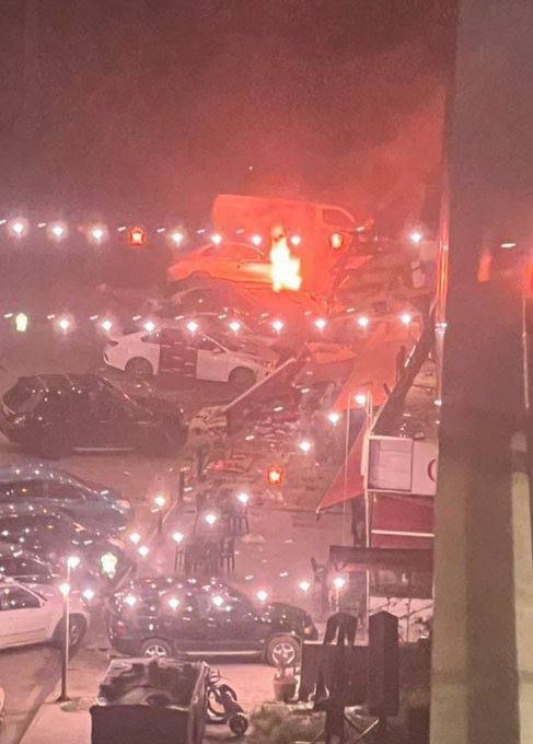 استهداف سيارة على كورنيش صيدا البحري وارتقاء شهداء