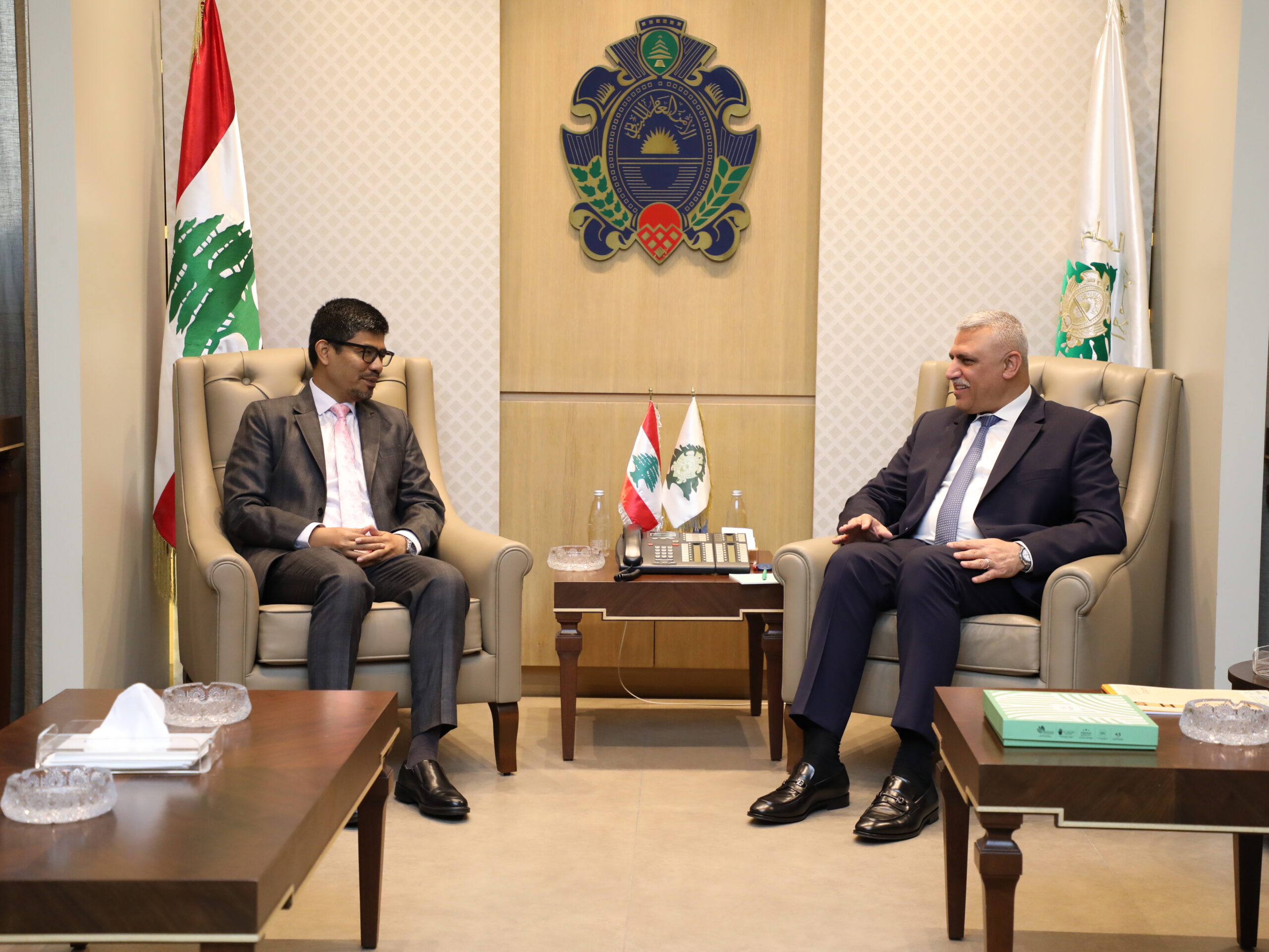 اللواء حسن شقير يستقبل سفير الهند ويزور محافظ الجنوب ومراكز الأمن العام