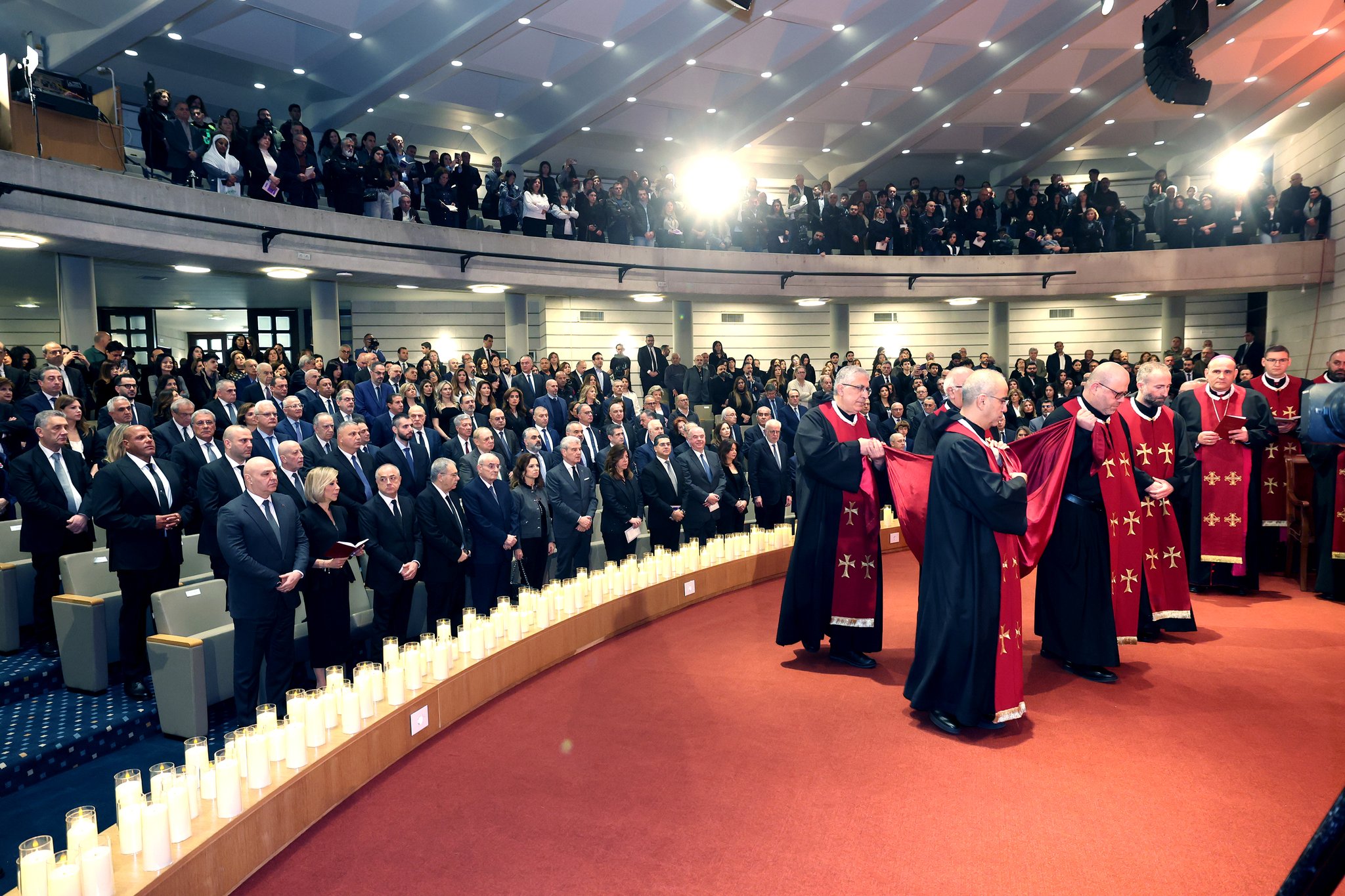 الرئيس عون في جامعة “الروح القدس” بمناسبة الجمعة العظيمة