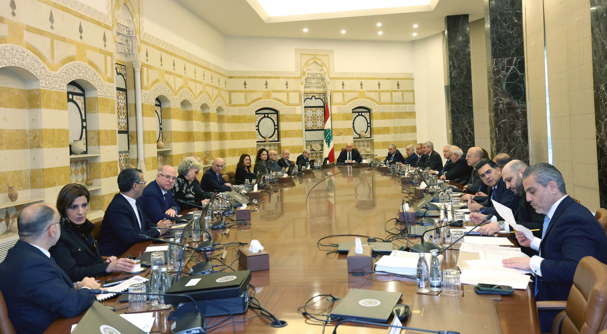 مجلس الوزراء:حصر السلاح بالقوى الشرعيةبمحافظة بيروت..وشكوى لمجلس الأمن