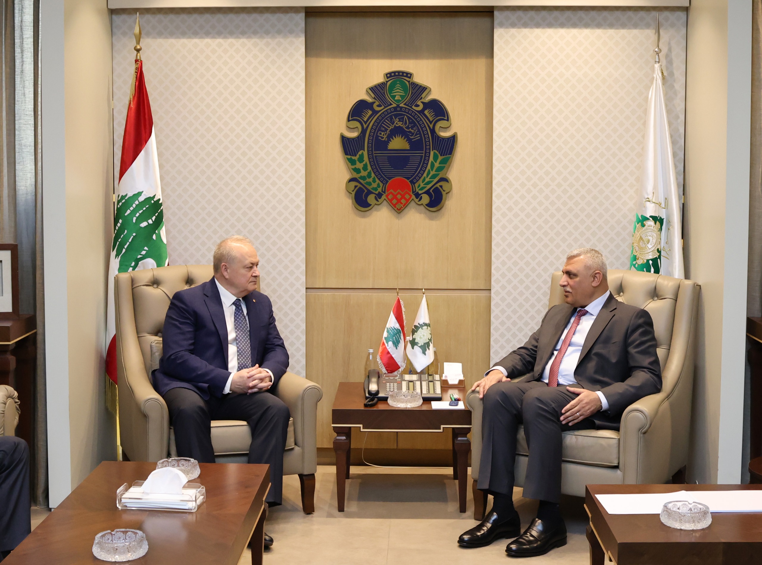 اللواء شقير يستقبل السفير الروسي